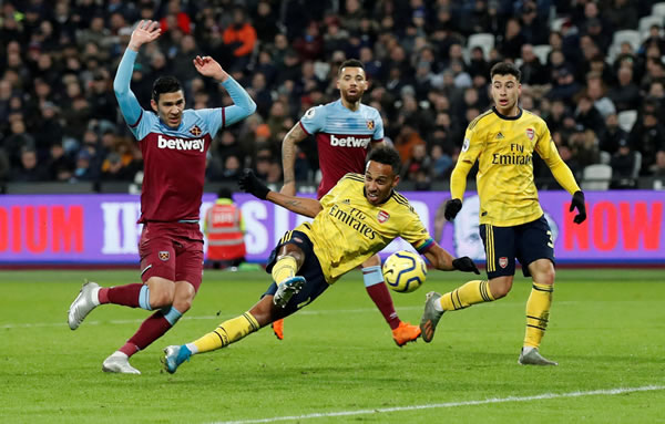 4-1！3-1！英超一夜豪门全胜：利物浦领先5分，曼城反超阿森纳