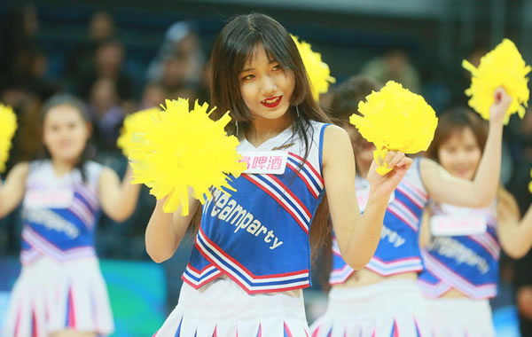 炸裂表现！阿德托昆博全场砍下35分17篮板20助攻2抢断